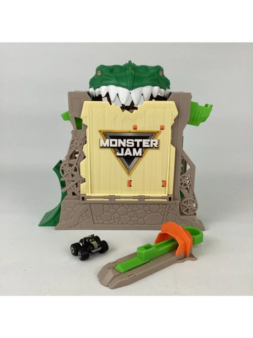 Hot Wheels Monster Mini Jams Dragon Dungeon Of Doom Playset Road Champs Truck